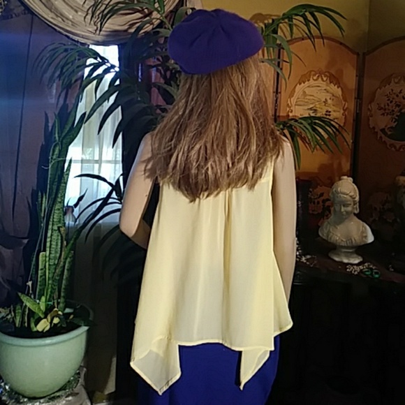 Sale🌹 Pretty yellow top🌹 - Picture 3 of 3